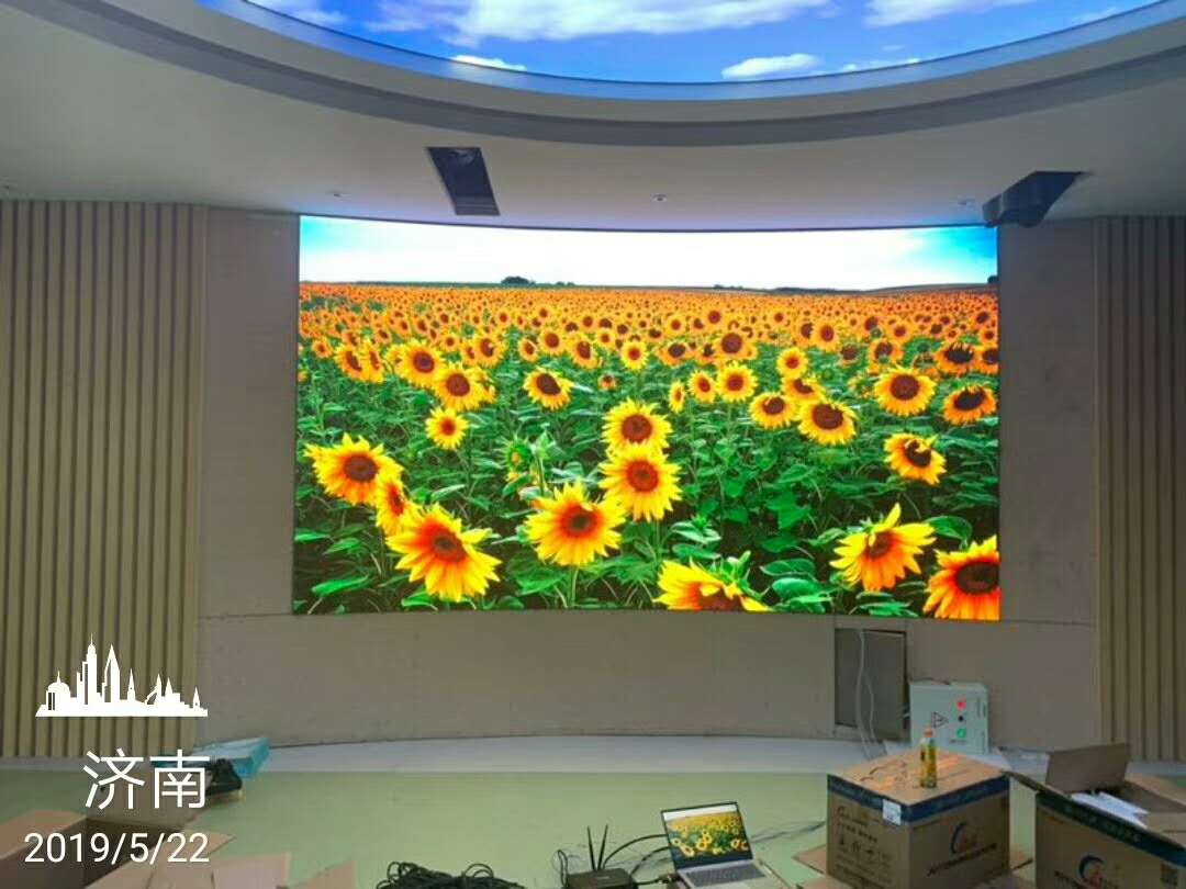 山東濟南某單位p1.923室內小間距LED顯示屏安裝調試完畢
