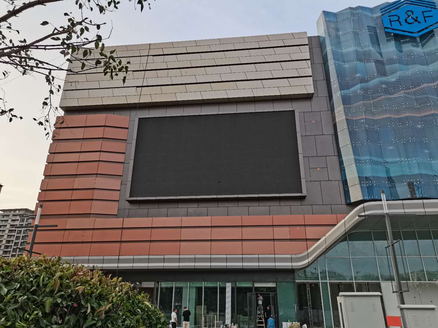 淄博萬達廣場室外全彩led電子大屏幕案例