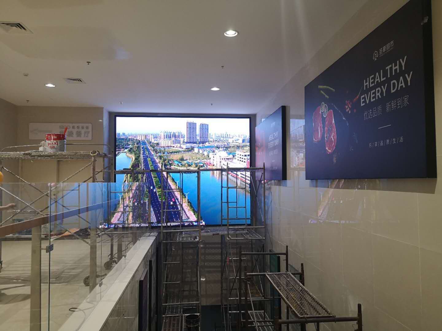 淄博萬達廣場室內P3全彩led電子顯示屏案例